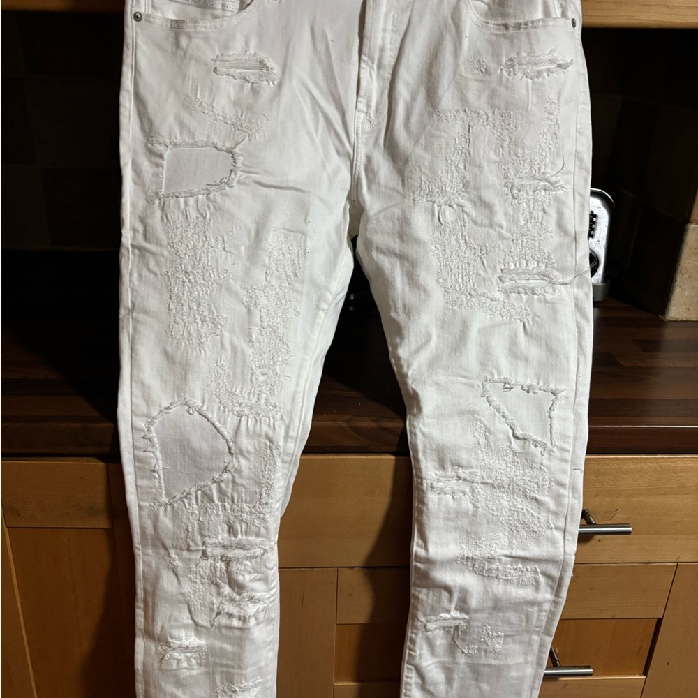 Brand new Men's White Distressed cult of individuality Jeans